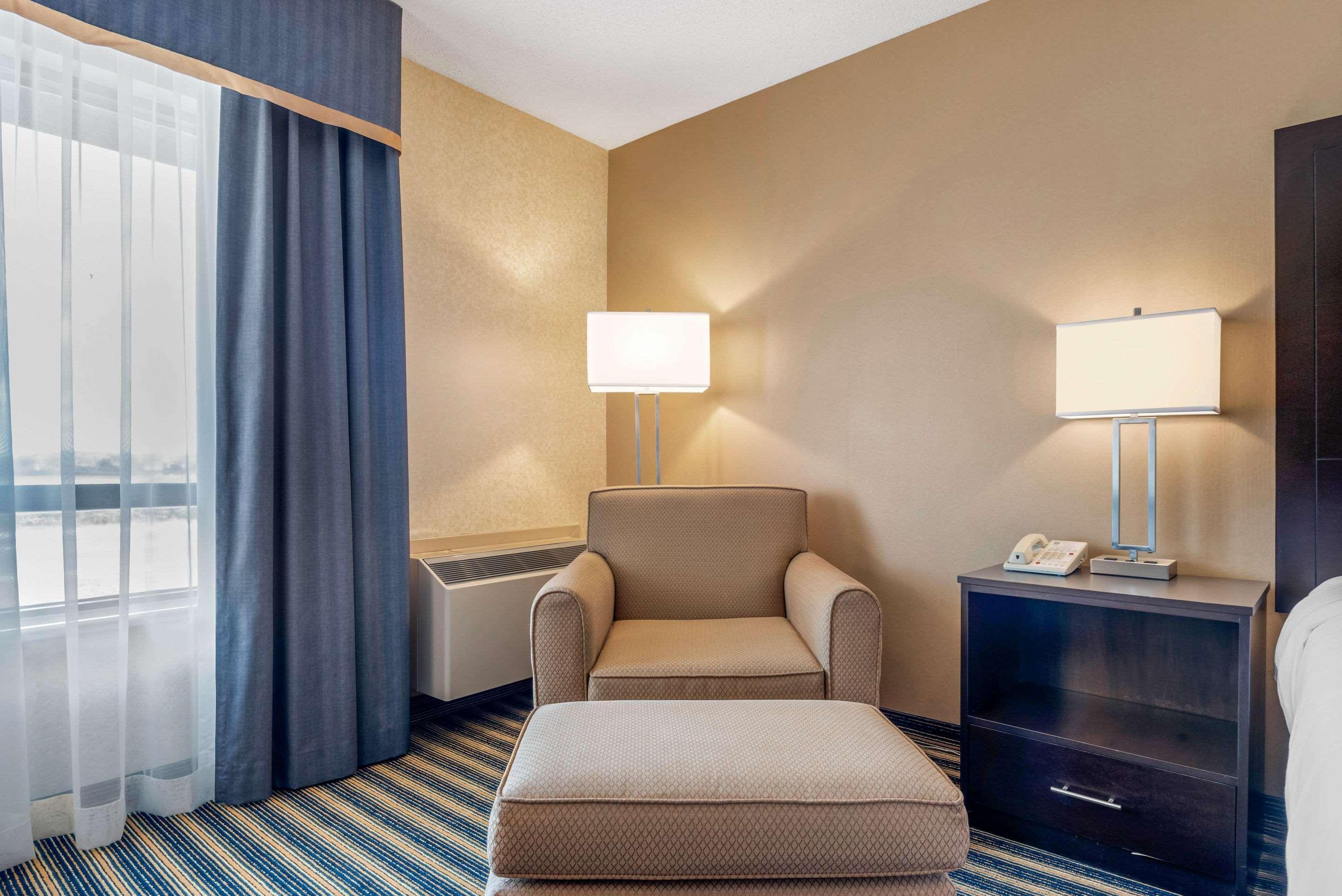 Comfort Inn Saint Thomas Exteriér fotografie
