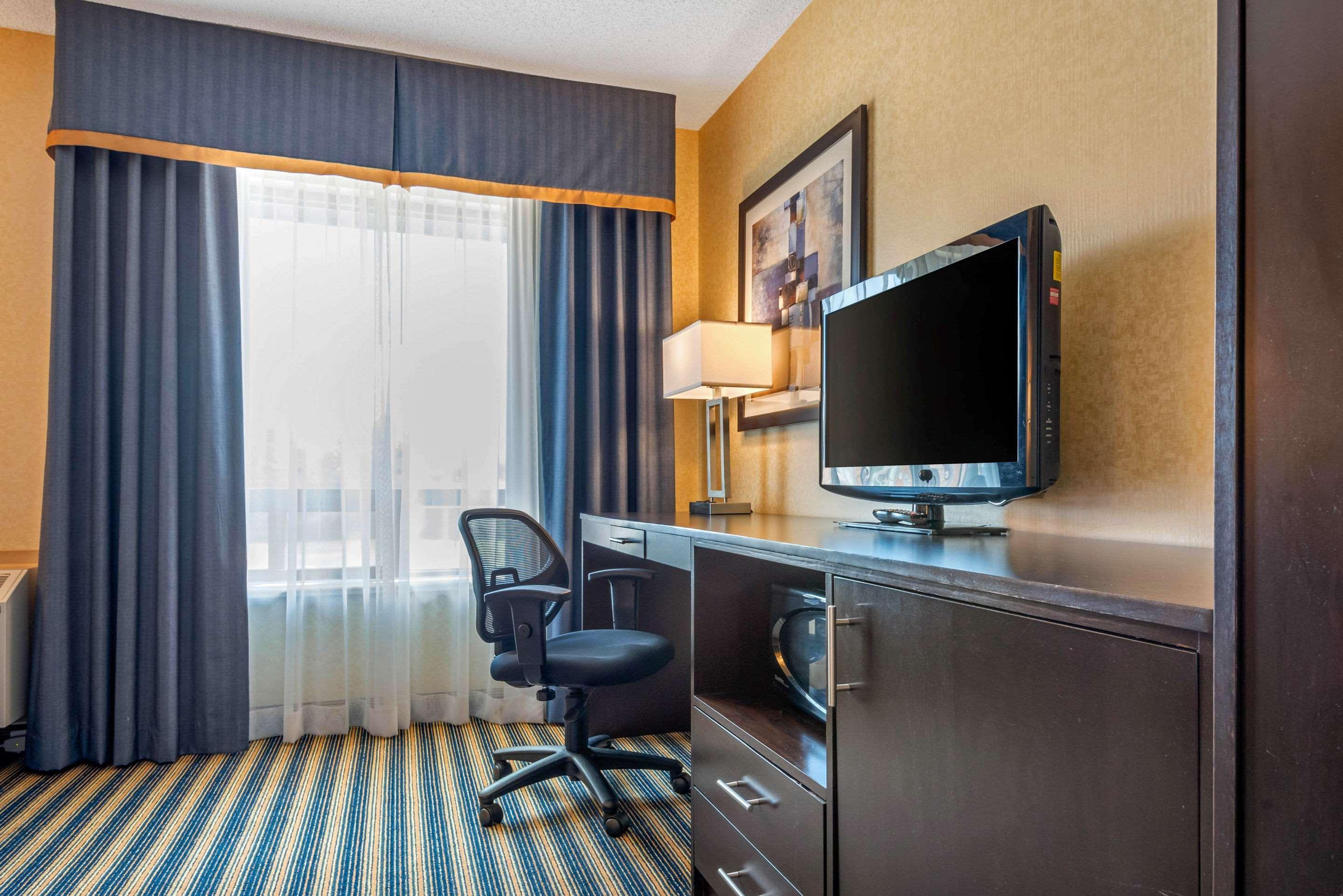 Comfort Inn Saint Thomas Exteriér fotografie